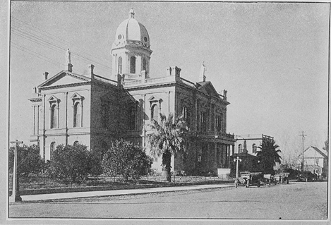 Photograph of a county courthouse.
